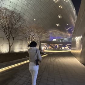 예이닌데왜