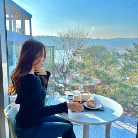 써니><
