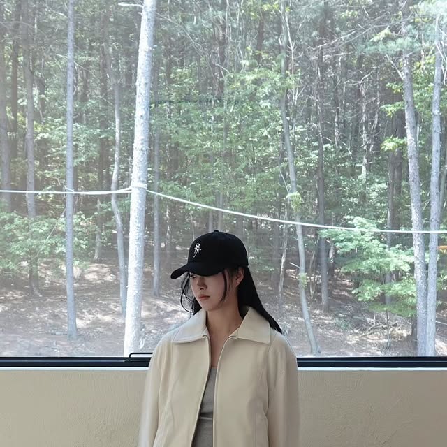 협찬 아이러니포르노 화이트라인(IRONYPORNO
WHITELINE) 86-IRO231 커브드 스티치 블루종
스웨이드 자켓 아이보리 M 사이즈 착용 후기🤍
앞판 스티치 라인 디테일, 밑단 밴딩과 소매 단추 여밈으로 안정적인 핏. 가벼운 무게감으로 편안한 착용감의 스웨이드 자켓🧍🏻‍♀️
⠀
⠀
⠀
⠀
#아이러니포르노화이트라인 #IRONYPORNOWHITELINE #남여공용자켓 #자켓 #레더자켓 스웨이드자켓 아우터 레더 데일리룩 자켓추천 JACKET LEATHERJACKET SUEDEJACKET アウター レザージャケット スエードジャケット デイリールック @1rony9orno_official