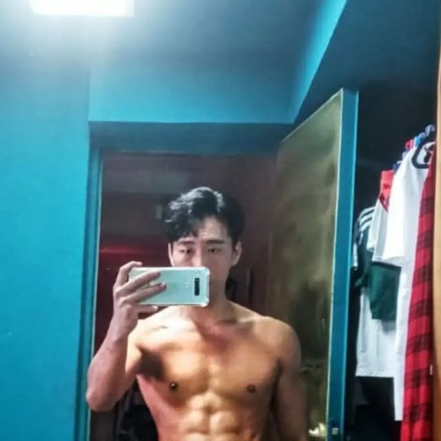 #광고 이너쉴드에서 이번에 리뉴얼로 신축성(고탄력)이 좋아졌고 ,안감이 겉감과 색상이 같아져서 심플하고 고급스러운 깔끔한 느낌을 줍니다
착용 시 원단 자체가 피부에 닿으면 시원한 느낌을 주고,
 움직임이 편하고 건조가 빨라 장시간 않아 있거나 운동할 때 편합니다!!
.
.
#이너쉴드 #남자팬티 #드로즈 #심리스팬티드로우즈