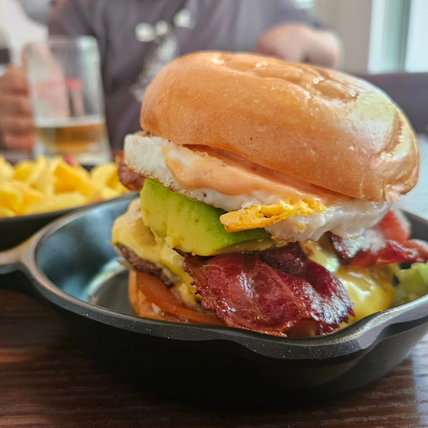 .
다낭버거맛집🍔
여기선 한국인 못봄ㅋㅋ
#비키니바텀 #비키니바텀익스프레스 #bikinibottom #bikini_bottom #bikini_bottom_express #다낭맛집 #다낭버거맛집 #맛스타그램 #먹스타그램 #꿀맛 #여행스타그램 #다낭여행