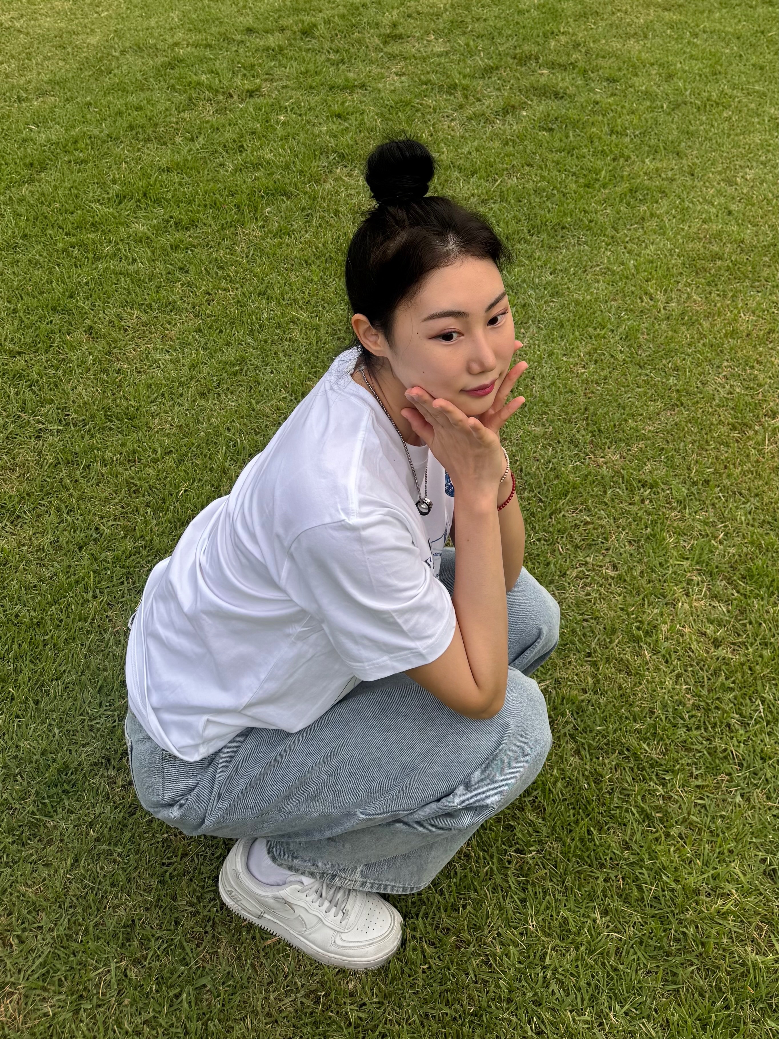 #광고 #스탠다드에러 @standarderror_official 
[스트럼 사운드 크랙 솔리드 반팔티셔츠, M)
피드에 잔뜩인 스탠다드에러 데일리 찰떡템 🖤 
평소에는 박시한 사이즈를 주로 입었다가
이번에는 핏하게 입어봤는데 이것 나름대로 좋다 (ˊo̴̶̷̤ ̫ o̴̶̷̤ˋ)
박시한 사이즈도 과한 루즈핏이 아니라 강추 !! 
특히 원단이 부드러워서 입고 있는 내내 편안해여 ꒰ྀི o̴̶̷̤ ‸o̴̶̷̤ ꒱ྀི

#STANDARDERROR #남여공용반팔 #반팔추천