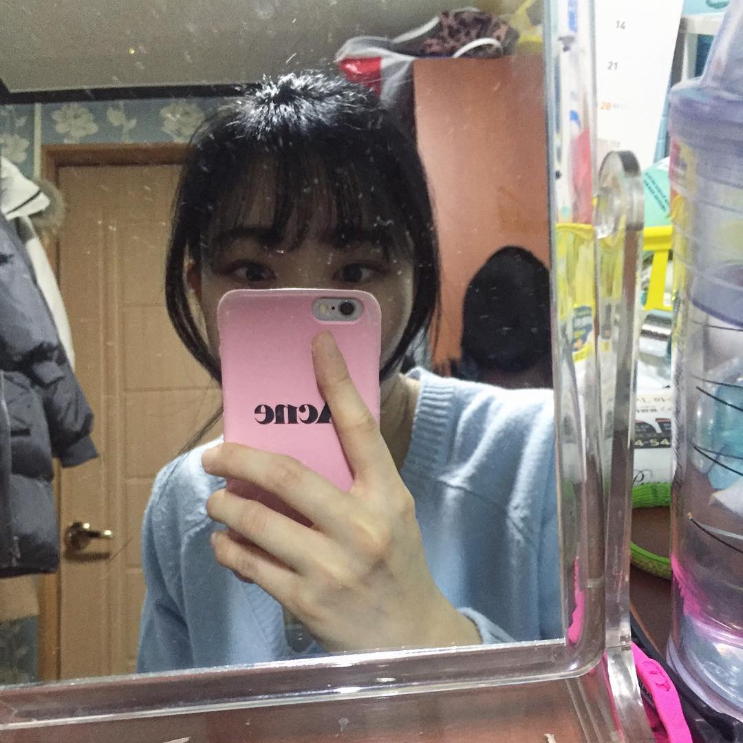 #20170118
어려보이기 대실패🙊🙉🙈
#앞머리 #셀프 #셀프앞머리 #망함 #셀카 #거울더럽