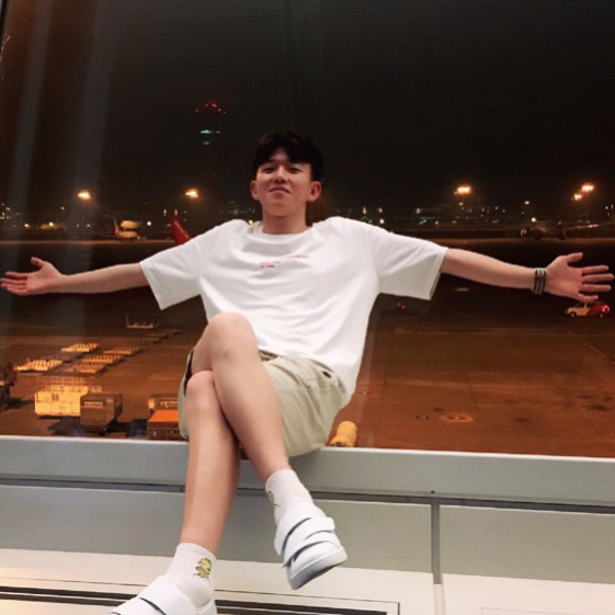 #singapore
밤 비행기타고 슝- ✈️
