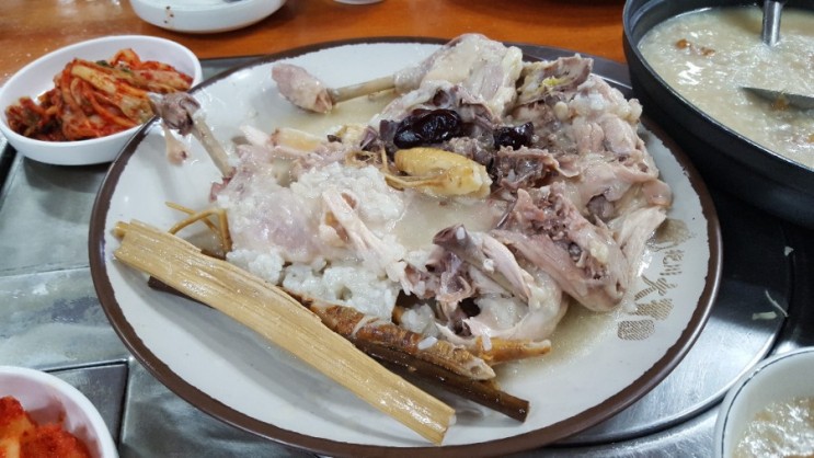 [홍제역맛집] 영양 가득 몸보신해요, 산천마루 닭 한방누룽지 백숙