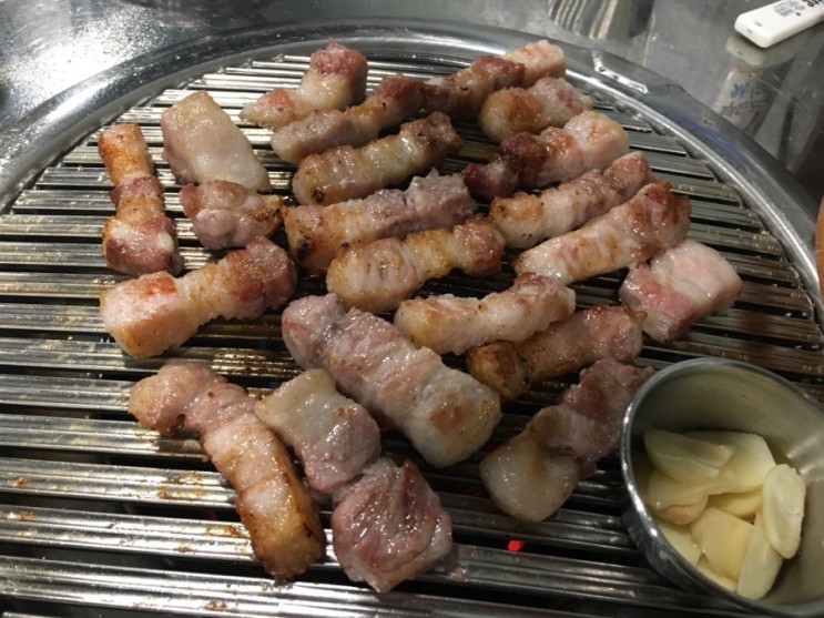 신림역 고기 맛집 - 돼지마을연탄아재