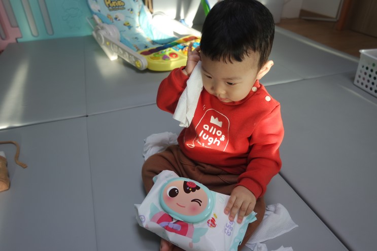 아기물티슈는 안전한물티슈로 사용해야죠!