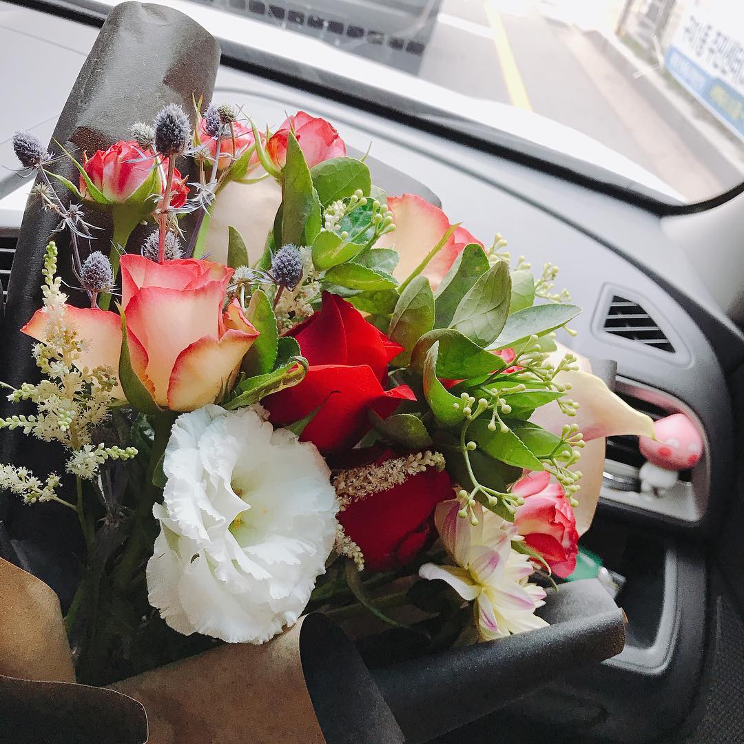 주말엔 신나게 데이트! 💐
.
#꽃스타그램 #럽스타그램 #데일리 #일상 #주말 #flower #bouquet #daily