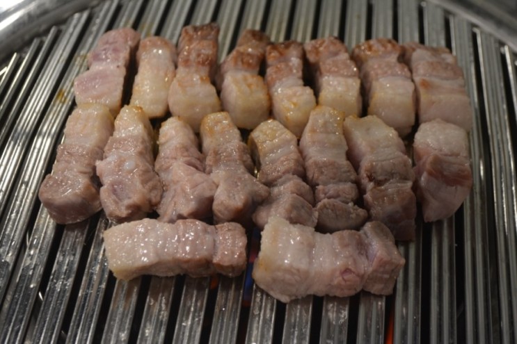 신림 삼겸살 연탄아재 돼지고기맛 제대로네