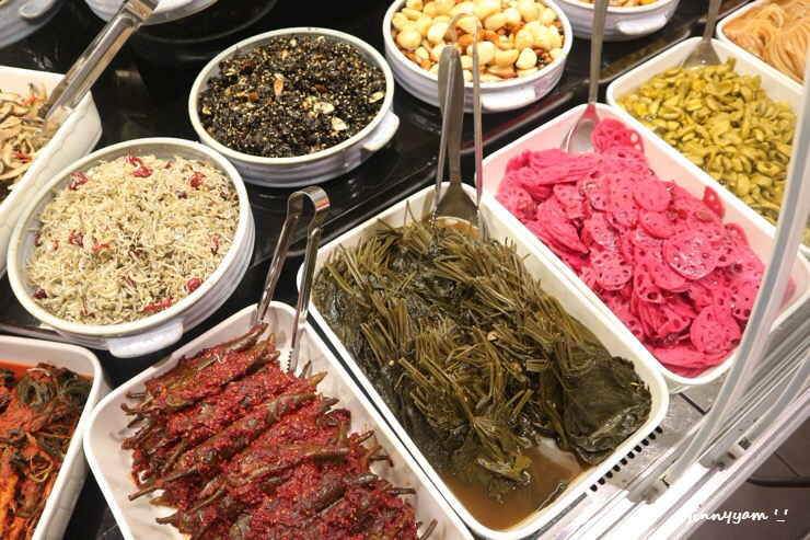 반찬전문점 둥구나무 압구정 현대백화점 맛나네