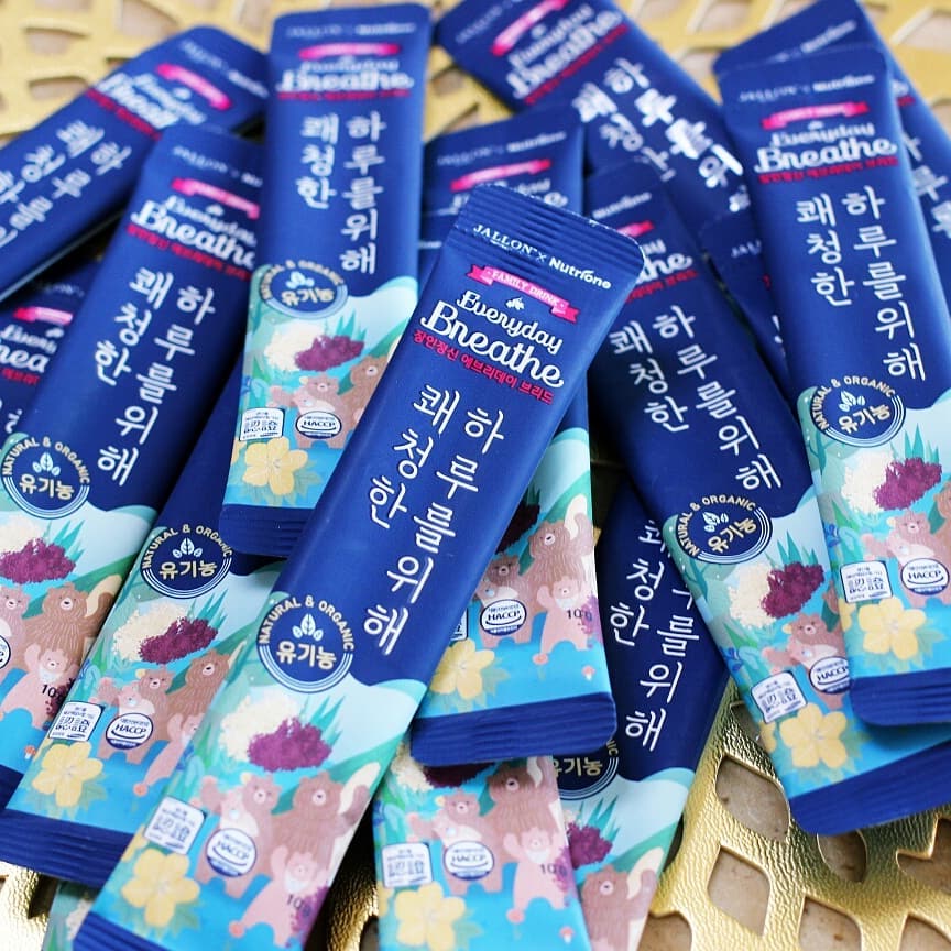 @aska04270427 on Instagram: “환절기 유기농 배도라지 건강음료 장인정신 에브리데이 브리드  임산부, 수유부도 걱정없이 섭취 가능한 온가족 건강드링크  스틱포 형태로 언제 어디서든 가볍고 간편 감미료 등 원료외 일체 무첨가, 유기농 배, 도라지, 수세미, 약초수, 오미자등 유기농…”