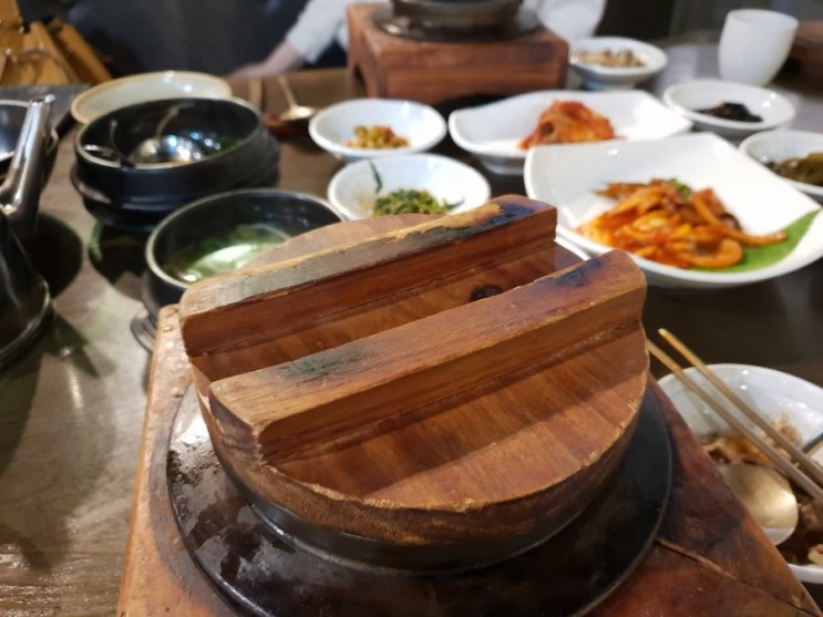사당역 모임장소 한정식 둥구나무