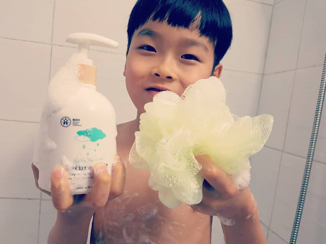 추정미 on Instagram: “#독일 BDIH 유기농 인증받은 민감스킨케어 .#네이처벨르 . 자연유래 유기농 올리브오일로  만들었다고😊 95.10%가 유기농이라 피부에  자극을 주지 않아요. . 보습력도 좋고, 눈에 거품이 들어가도  따갑지 않아 헤어&바디 올인원으로 하나로! .…”