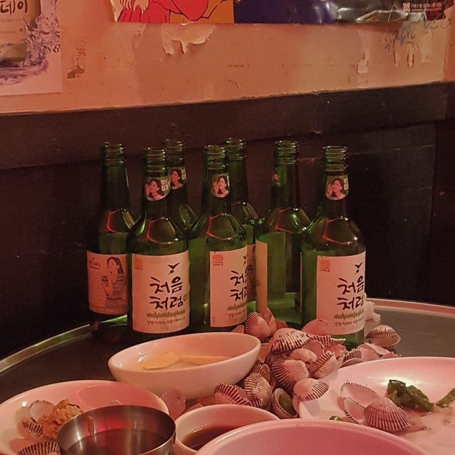 뷰티 on Instagram: “술 달리기전에 먹는 안티이불킥~~
낼도 출근이니까 머리깨지면 안됨 ㅠ_ㅠ
이거 필수임

#grn
#지알엔
#grn지금부터안티이불킥
#grn안티이불킥
#안티이불킥
#숙취
#숙취해소
#편의점
#술스타그램
#회식
#직장인스타그램
#술자리
#술스타그램🍻”