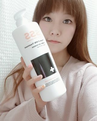LeeMinYoung. on Instagram: “트리플S 실크트리트먼트! 헤어모델 이후로 머릿결이 폭망한 이후 늘 트리트먼트와 헤어팩 없으면 머리가 폭탄이 된다는ㅠㅠ 그런데 요제품 진짜 최고! 트리트먼트 후 오일이나 따로 헤어팩 바르지 않아도 머리가 차분하게 잘 가라앉아요ㅎ 윤기도 흐르고 엉킴도…”