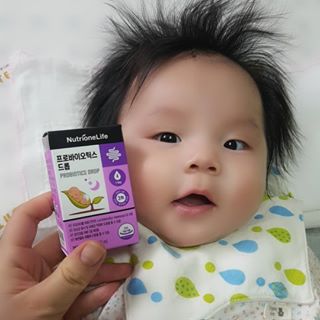 뽀블리❤ on Instagram: “아기들이 필수로 섭취해야하는 영양제 유산균!! 하지만 알약을 먹지는 못하므로 영유아도 편하게 섭취할 수 있는 액상형 유산균을 급여. 별하맘처럼 알약을 잘 먹지 못하는 사람들도 간편하게 섭취가능.  기존 시판되는 어린이 영양제는 맛을 좋게하기 위해…”