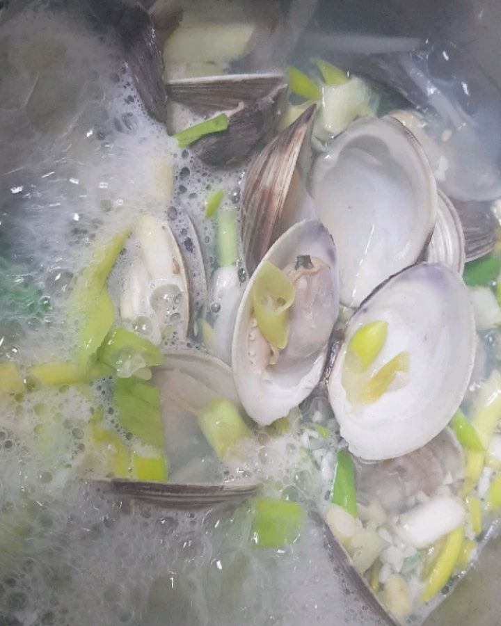 이벤트 당첨되서 조개탕♡
엄마아빠와 즐거운 저녁시간
.
.
남편 훈련갔을때 이벤트에 당첨됐네ㅋㅋ
이거 참 미안하군ㅋㅋ
.
.
#이벤트 #조개탕 #친정나들이 #술안주 #소주한잔