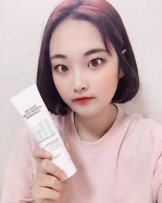 🅗🅐 🅡🅐🅜 on Instagram: “로하셀 세이브미 클렌저 . . . 🌱쫀득쫀득한 제형으로 깔끔하게 닦이는 느낌이 좋아요~ 🌱물이나 오일에 녹지 않는 성분을 피부에 흡수되도록 해주는 수크랄페이트! 🌱오염된 물을 정화하기 위한 용도로 사용했던 모링가 씨앗이 들어있어 피부를 미세먼지로부터…”