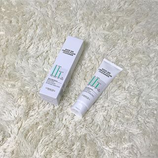 혲니 [ H.Jin ] on Instagram: “. 약산성이라 민감한 피부에 너무 좋은 #로하셀세이브미폼클렌저 ! 미세먼지 세정력에두 우수하다는데, 요걸로 세안하고 수분장력크림 하나면 👍🏻 #미세먼지빠이 👋🏻👋🏻 모링가씨앗에 수크랄페이트까지 함유된 너무 순한 폼클렌저 🧖🏻‍♀️ 심지어 거품도 잘…”