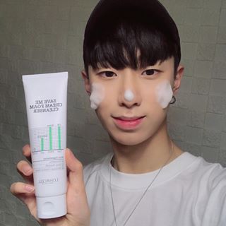 김혜성 on Instagram: “로하셀 세이브미 폼클렌징🧼 . . . . 로하셀 세이브미 크림과 같은 라인인 세이브미 폼클렌징이에요! 같이 세트로 쓰다보면 피부 PH도 적당하게 맞춰줘서 좋은거 같아요 🧐 피부가 좋아지는게 눈에 보일 정도,, - 세이브미 폼클렌징에는 예로부터 오염된…”