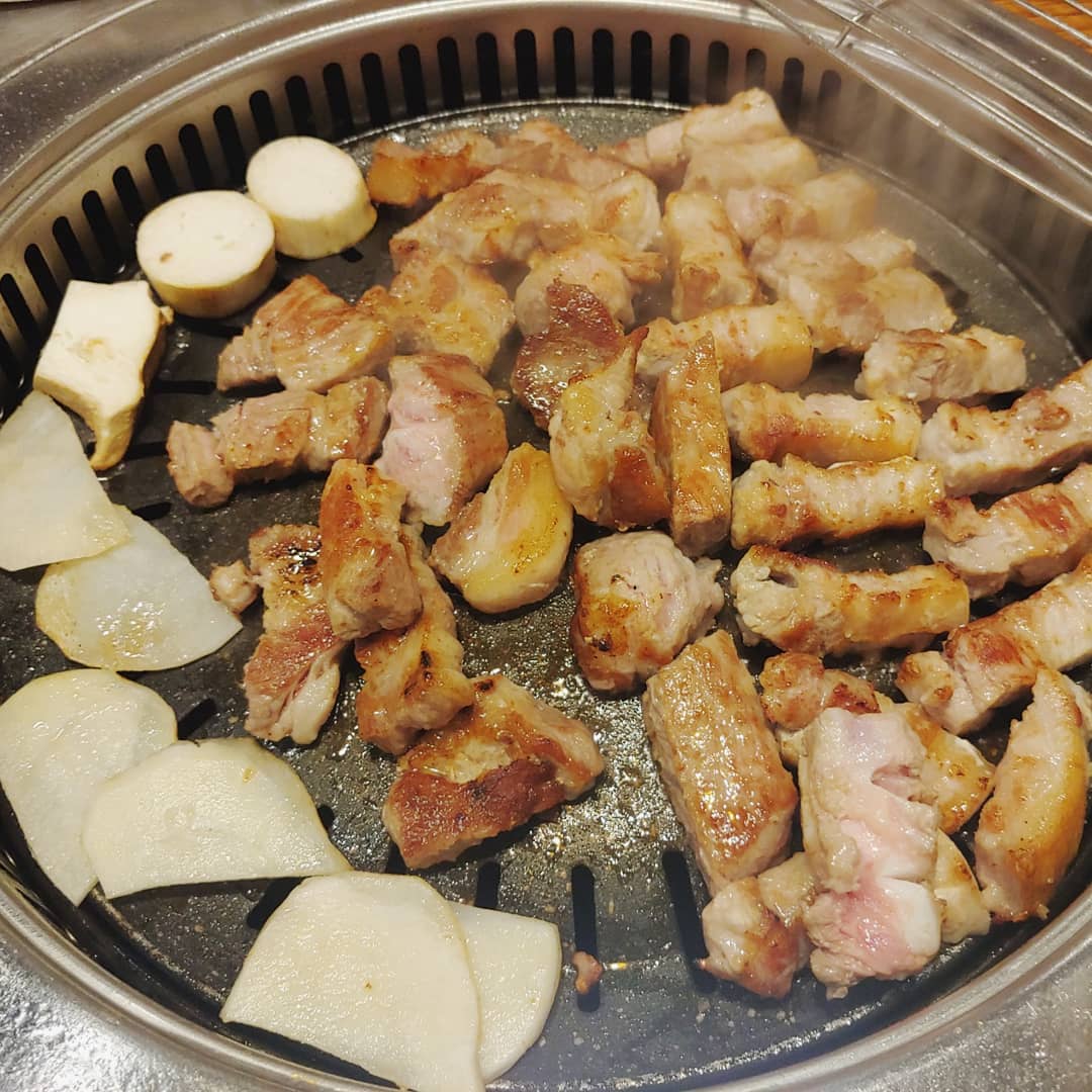 삼겹살🙊
.
.
#신안왕소금구이 #불당동맛집 #신불당맛집 #천안맛집
#신불당 #천안삼겹살 #삼겹살맛집 #숙성삼겹살 #숙성목살
#가족스타그램 #먹방 #일상 #데일리 #소통 #맞팔해요