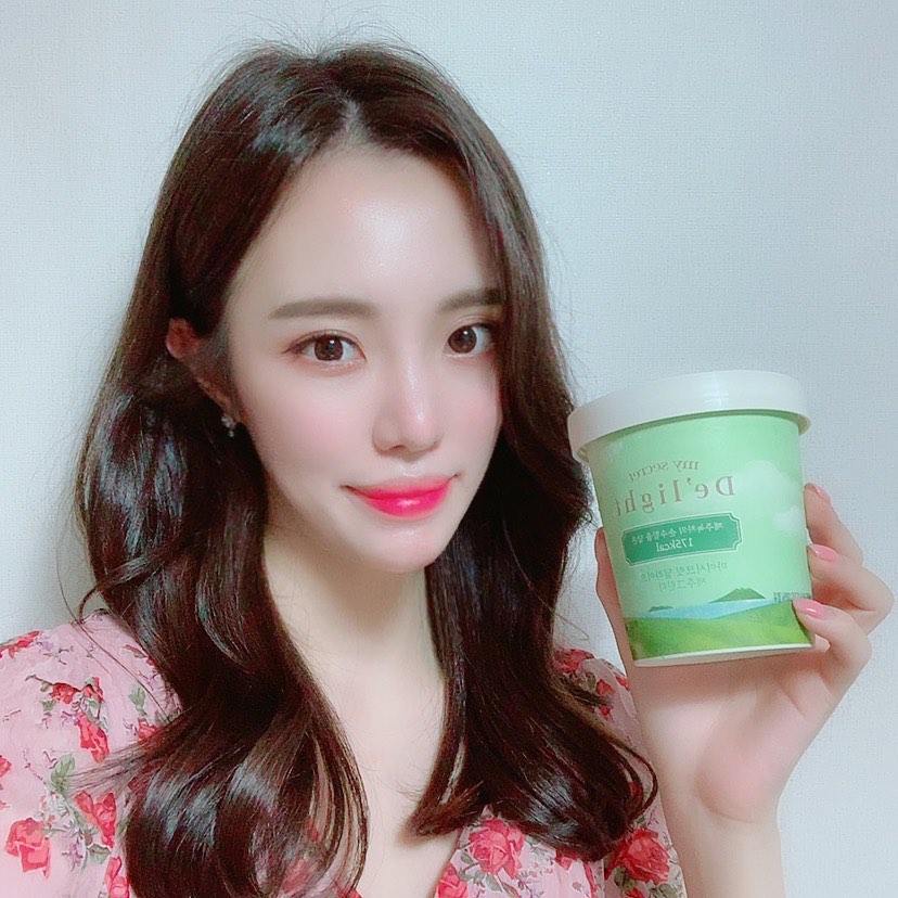 👩🏻혜인💕모리🐶 on Instagram: “아이스크림은 먹고 싶은데 다이어트는 해야 하고😭 체중 관리를 위해 몰래 먹는 #마이비밀아이스크림  특히 다이어트에 시달리는 우리  #항공과 칭구들이 더 좋아할💕 다! 먹어도 겨우 100kcal대인 아이스크림이 나왔어요! 쫀쫀하구 부드러운데 칼로리까지…”