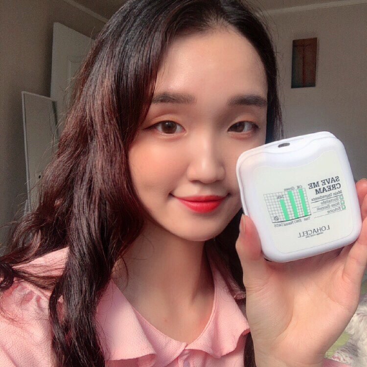 승연 on Instagram: “✨로하셀 세이브 미 크림✨ 민감피부 진정에 도움을 주는 보습 장벽 안심 크림 !!!!!!!!!!!! 보습뿐만 아니라 미세먼지, 유해성분, 블루라이트 차단까지 :D 다들 로하셀 세이브 미 크림 하세용 💖 - - ✔️미세먼지, 유해성분, 블루라이트 차단…”