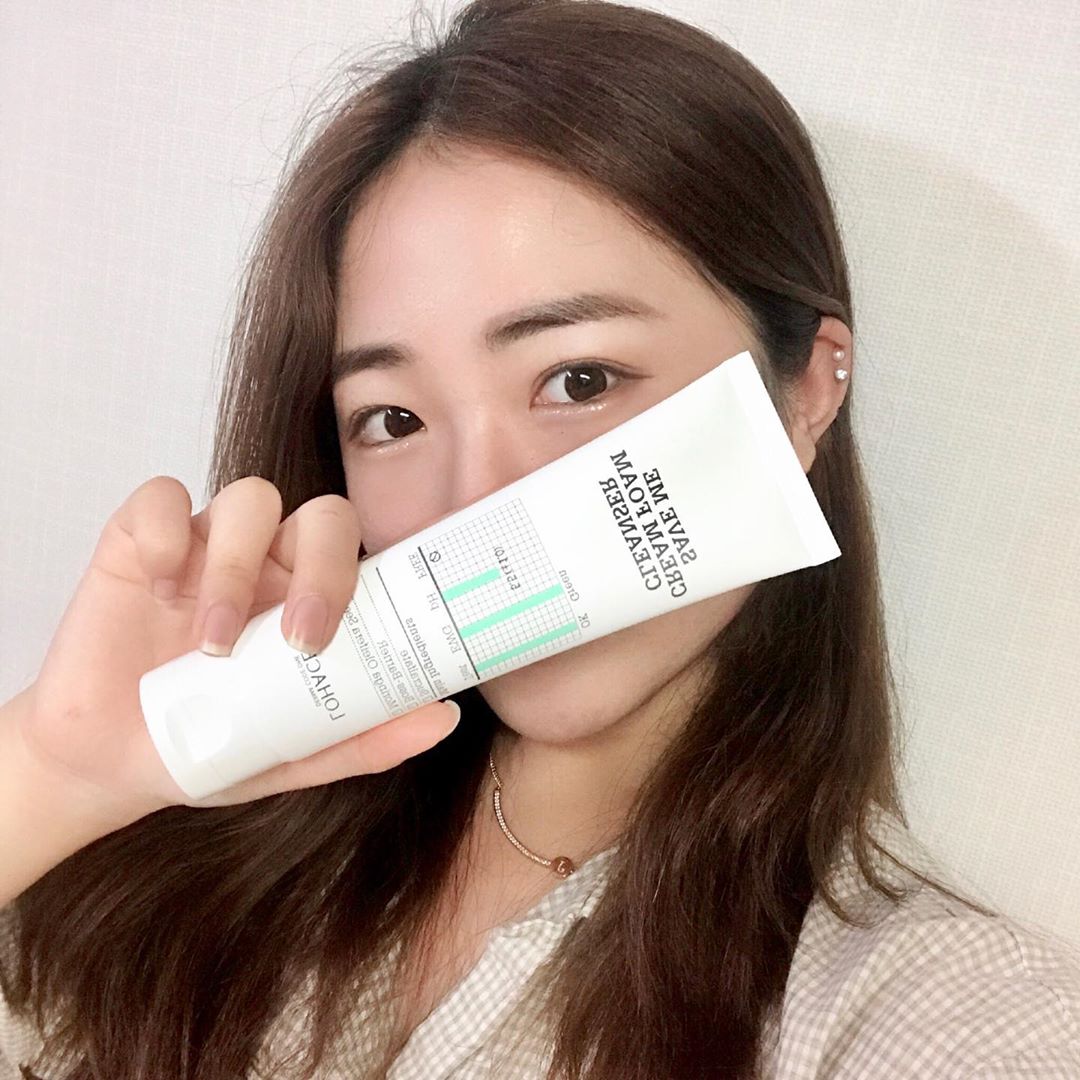 쁘띠슈슈 on Instagram: “요즘 미세먼지 때문에 피부고민 많았는데 #로하셀세이브미폼클렌저 로 바꾸고 고민 해결했당ㅎㅎ 피부가 예민해서 아무거나 쓰면 트러블 올라오는데 이건 pH 5.5 약산성이라 걱정도 없고 거품도 완전 쫀쫀!! 클렌징워터 없이 폼클렌징만으로도 잘…”