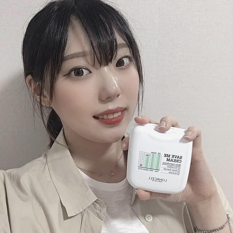 강예빈 on Instagram: “#로하셀 세이브미크림
미세먼지 차단+블루라이트 유해성분 3중 필터링👍👍
⠀⠀⠀
#로하셀세이브미#로하셀세이브미크림#로하셀크림#미세먼지차단#크림추천#수크랄페이트#미세먼지#미세먼지안녕#미세먼지제로#미세먼지없음”