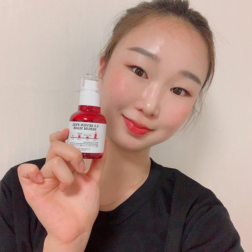 전희정 on Instagram: “피부 고민을 녹여주는 짜릿한 빨간맛🔥 건강한 피부로 되돌리는 1분 워시오프 홈 필링 3.5 seven-peel SERUM MASK!! 피부의 약산성 방어막을 지키고 각질과 노폐물을 제거해주고 피부 밸런스 조절을 도와준데요!  세인 후 바로 바르고…”