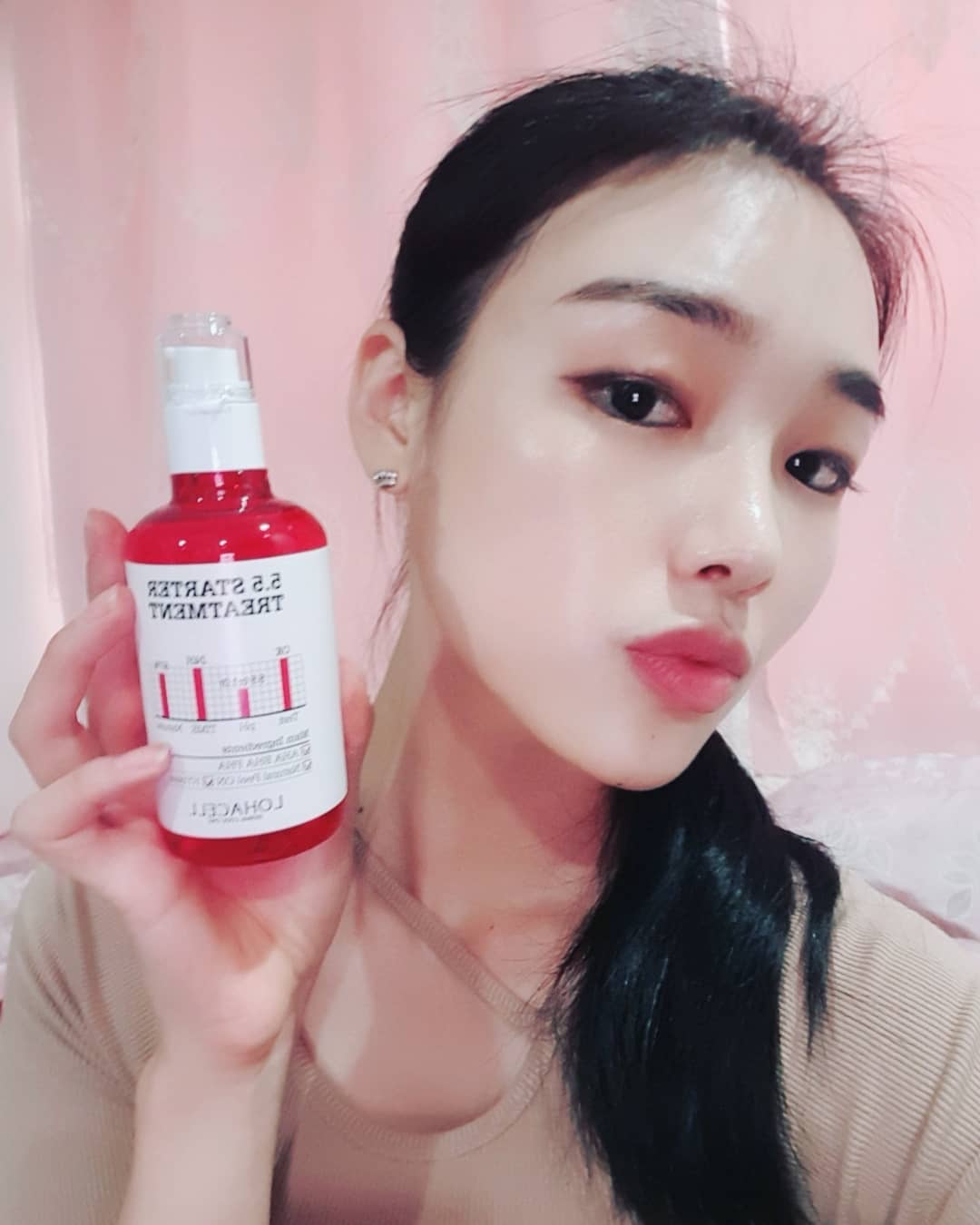 꽃처럼 아름답고 별처럼 빛나는 하나님의 사람, 현희🌸 on Instagram: “노폐물, 모공, 블랙헤드 관리해주는 순한 약산성 토너. 제주 산소수와 하이세라 함유로 수분장벽 생성, 순한 데일리 케어를 위한 자연유래 성분 87% 사용, 피부자극 테스트 완료! 계속되는 촬영 메이크업에 지친 피부, 예쁘게 관리하도록 제품 제공해주신…”