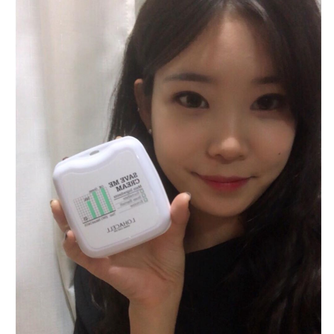 오소라 on Instagram: “#로하셀 #로하셀세이브미 #리뷰 나 피부 짱 예민해서 미세먼지 심한날에 뾰루지 오지는데 이거 쓴지 일주일정도 됬는데 훨~씬 덜함!🤩 나이 먹는게 느껴지는게 체력이랑 피부인데 요즘 컴활배우랴 블로그하랴 여러 조명때문에 블루라이트 노출되있든데 세이브미…”