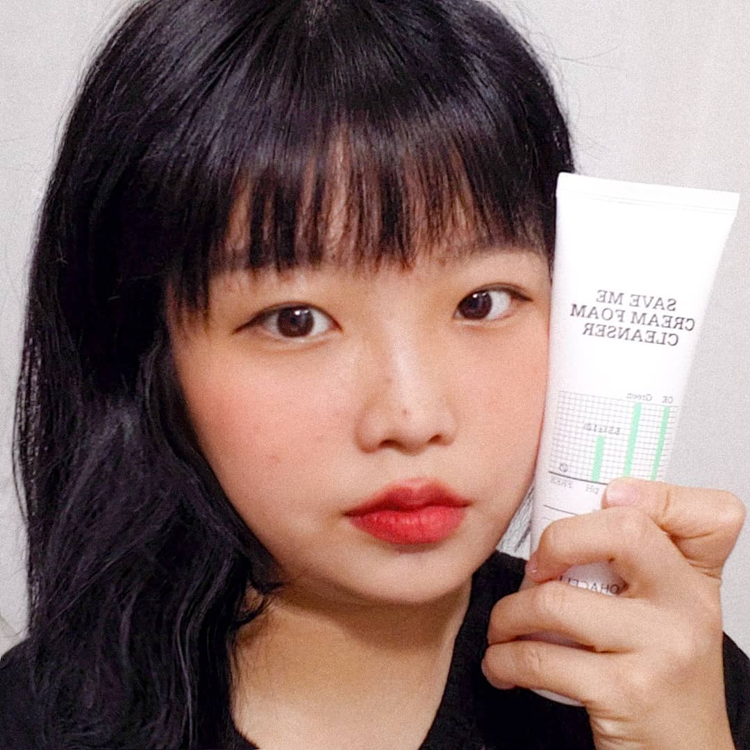 채원 on Instagram: “쫀쫀한 크림버블로 미세먼지를 세정하는데는 효과적이에요! 트러블이 많이나는 피부는 원인이 모공을 막는 먼지나 이물질이 원인일 수 있는데 그런 가능성을 줄여주기때문에 꿀타래같은 쫀쫀한 제형으로 모든걸 다 지워주는 느낌이에요!  #로하셀 #로하셀세이브미…”