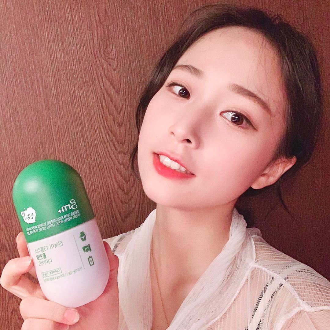 한달소영 🌙 on Instagram: “드디어 나도 #grn #진녹이 효과를 봤따,, #진녹이올인원 에 있는 #깻잎추출물 덕분에 탄수화물은 잡고 비타민A,B도 챙기고! 🍃 - - - #grn #지알엔 #grn다이어트 #grn진녹이 #진녹이 #깻잎다이어트 #지알엔진녹이 #깻잎추출물…”