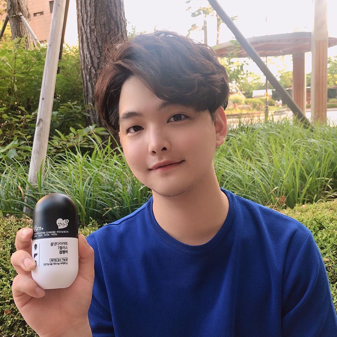 @wond.oo on Instagram: “grn에서 나온 검정이를 먹여봤다!!
피로도 덜하고 배변활동은물론 주량까지 세진다는 마법의 검정이🌚🌚🌚
앞으로도 꾸준히챙겨먹을듯👍🏻👍🏻”