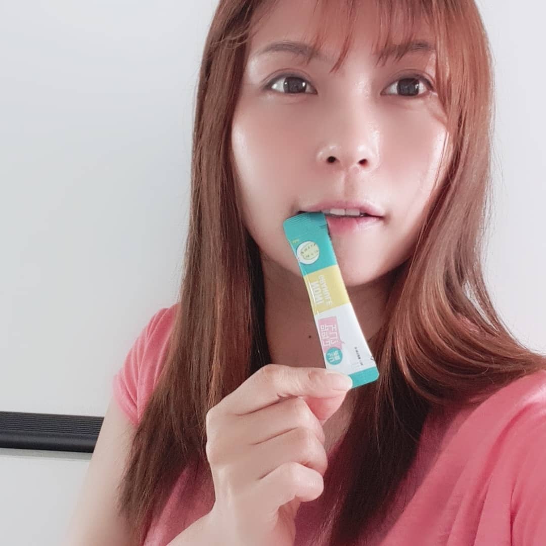 @sweet_jung2 on Instagram: “#건강챙기기 . 노니 좋은건 다들 알고 계시죠? . 흔히 노니를 신이 주신 선물이라고하는데 그만큼 좋은 성분이 많이 있어서 그런거겠죠ㅋㅋ . 전에 해외여행갔을때 노니 원액을 맛 볼일이 있었는데 맛과 향 때문에 먹기가 쉽지않더라고요😭 . 그런 노니를…”