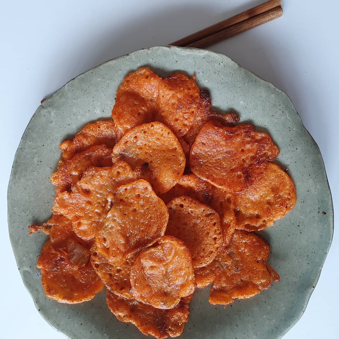 lovemilove on Instagram: “요즘 장마철이라 비오는날 더 좋을듯 하지만 주말 오후 출출함을 달래줄 요~🥢🥢🥢 #김치전 // #감자전 . 편리한 혼식으로 아이들 간식으로 요거요거 완전 식박하고  짱인듯요~맛도 얼마나 괜찮게요 . 낮부터 막걸리 생각나게하는 요 아이 우찌하까요~😂…”