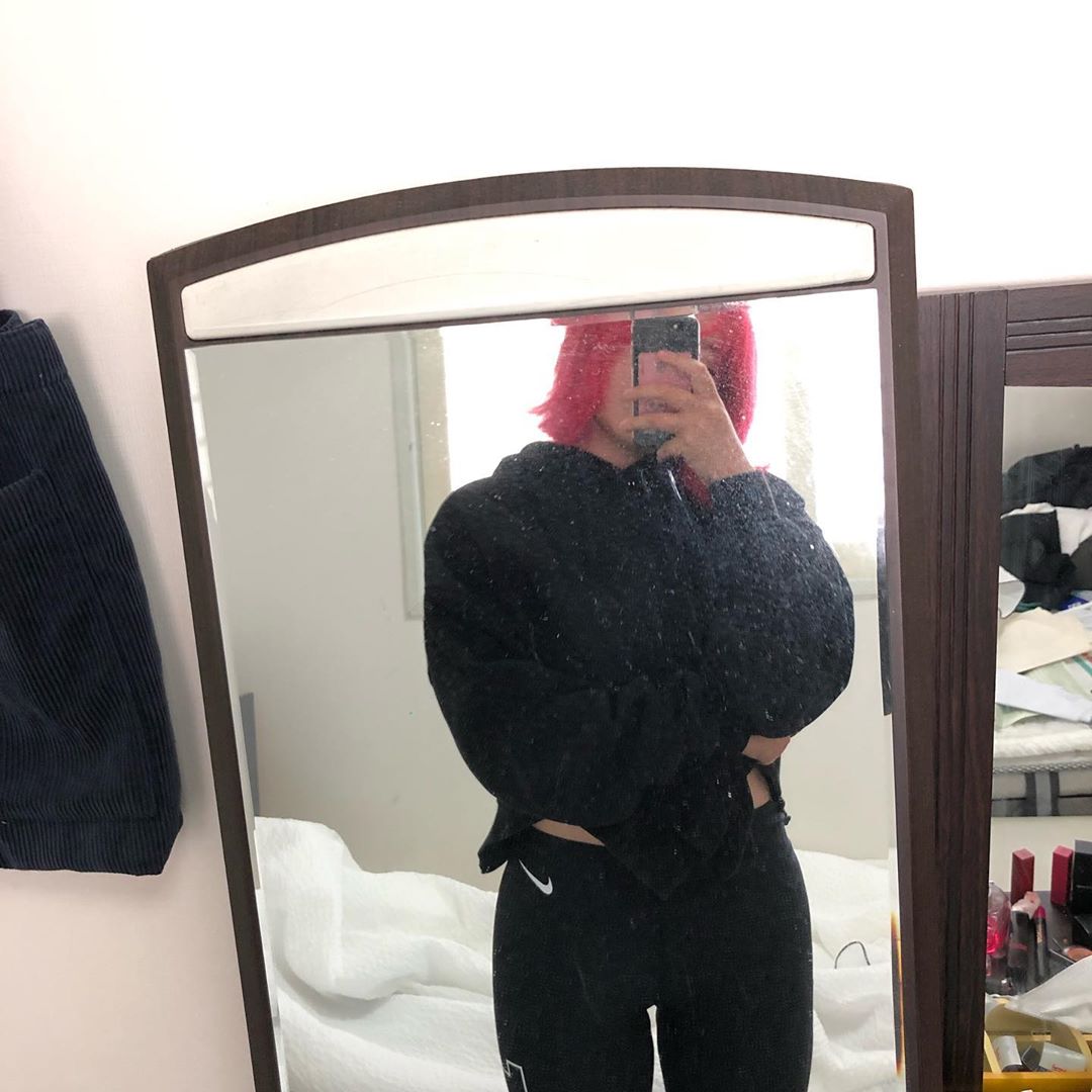 @_eung__bi on Instagram: “사각인데 위생용품은 어떻게 붙인다는거지? 했는데 받고나서 깜짝놀랬다 라인도 티 안나고 편하기도 편해서 불편한 다른 속옷보다 이것만 찾게됨 ㅜㅜ 디자인도 민망하지 않아서 그냥 짧은 레깅스 입은 것 마냥 집에서 돌아다니기도 한다 . . . #여성속옷…”