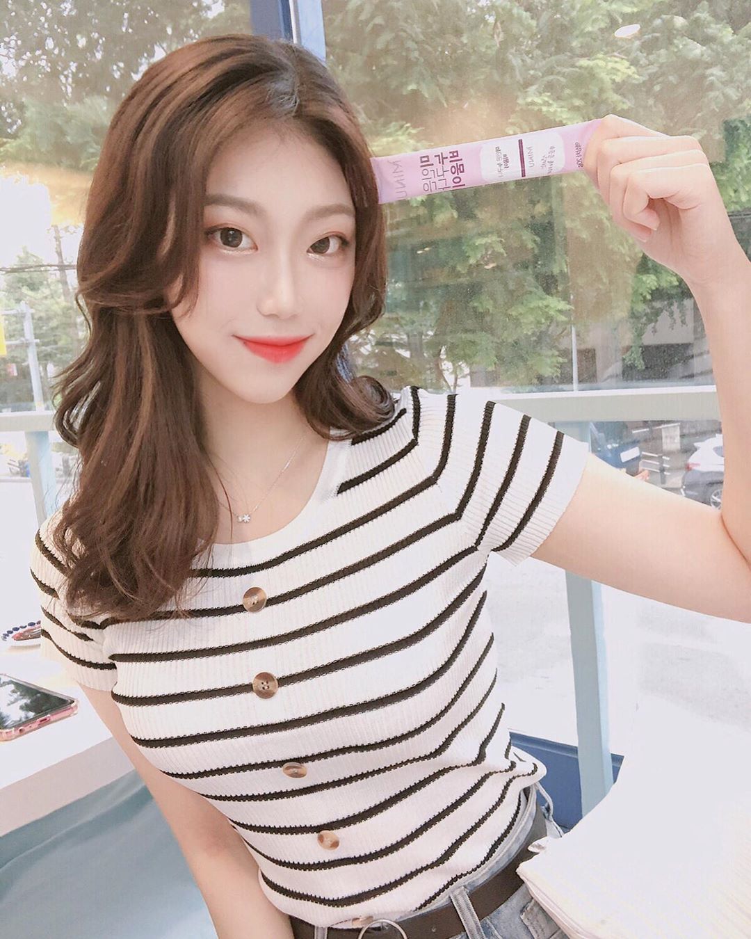 연 주 on Instagram: “하루한번 비움이로 가벼운 시작 ٩( ᐛ )و💜 . . . . . . 비움이의 핵심원료인 푸룬에는 펙틴,식이섬유,솔비톨이 풍부하게 들어있어서 장운동을 도와준데요!  #미누 #비움이 #미누비움이 #푸룬 #식이섬유 #프리바이오틱스 #쾌변 #변비 #장건강…”