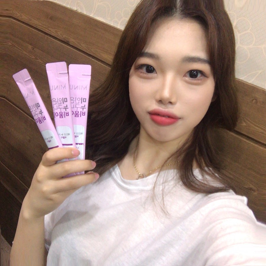 다정 on Instagram: “여러가지 비타민이랑 미네랄을 함유하고 있는 영양가득 !! 장건강을 위한 유산균의 먹이 프로바이오틱스로 건강한 장도 가꾸고 다이어트도 같이해보세용  #팔로워 #맞팔 #선팔하면맞팔 #맞팔환영 #맞팔선팔 #부산 #맞팔해요 #likeforfollow…”