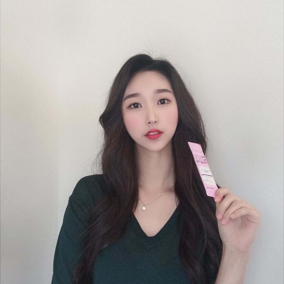 @ssubuxsy on Instagram: “여름이라 그런지 진짜 몸매 관리에 신경을 안쓰고 싶어도 안쓸 수가 없었는데 내 몸매 워너비인 선미 언니가 광고하는, 이 💜 미인은 누구나 #비움이 💜 를 만나고 펙틴, 식이섬유, 솔비톨이 풍부한 '푸룬'을 하루에 한 번, 쉽게 섭취할 수 있었어요!…”