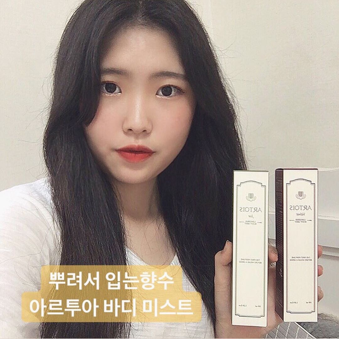 박은진 on Instagram: “🌟아르투아 란제리 바디 미스트🌟 바디미스트라 부담없이 사용가능해요! 머리아픈 향이아니라 은은하게 퍼지는향 크기도 적당해서 들고 다니기 좋은거 같아요  그리고 특급소식!! 신제품 썬젤 출시기념으로 7/15일에 100원에 구매 가능해요!! 베이비용이…”