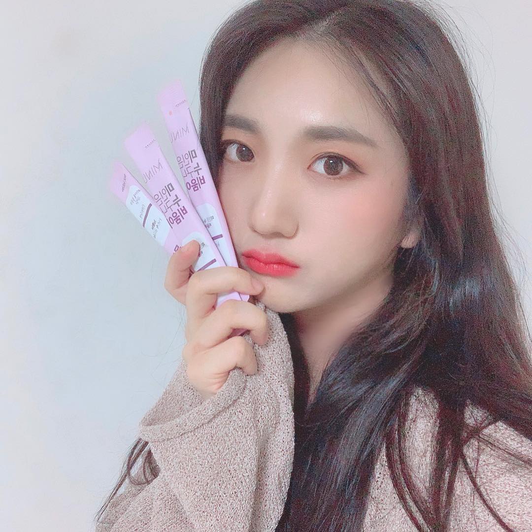 장또배기 🍇 on Instagram: “쿠쿠,, 통통장또는 선미는 될 수 없지만
선미가 먹는 푸룬은 먹을 수 있지...🙋💜
.
달달구리해서 원액으로 먹어도 맛있고
물에 타먹어두 맛있움👀.....
맛있게 장 건강 지킬 수 있다규~~~~😳”