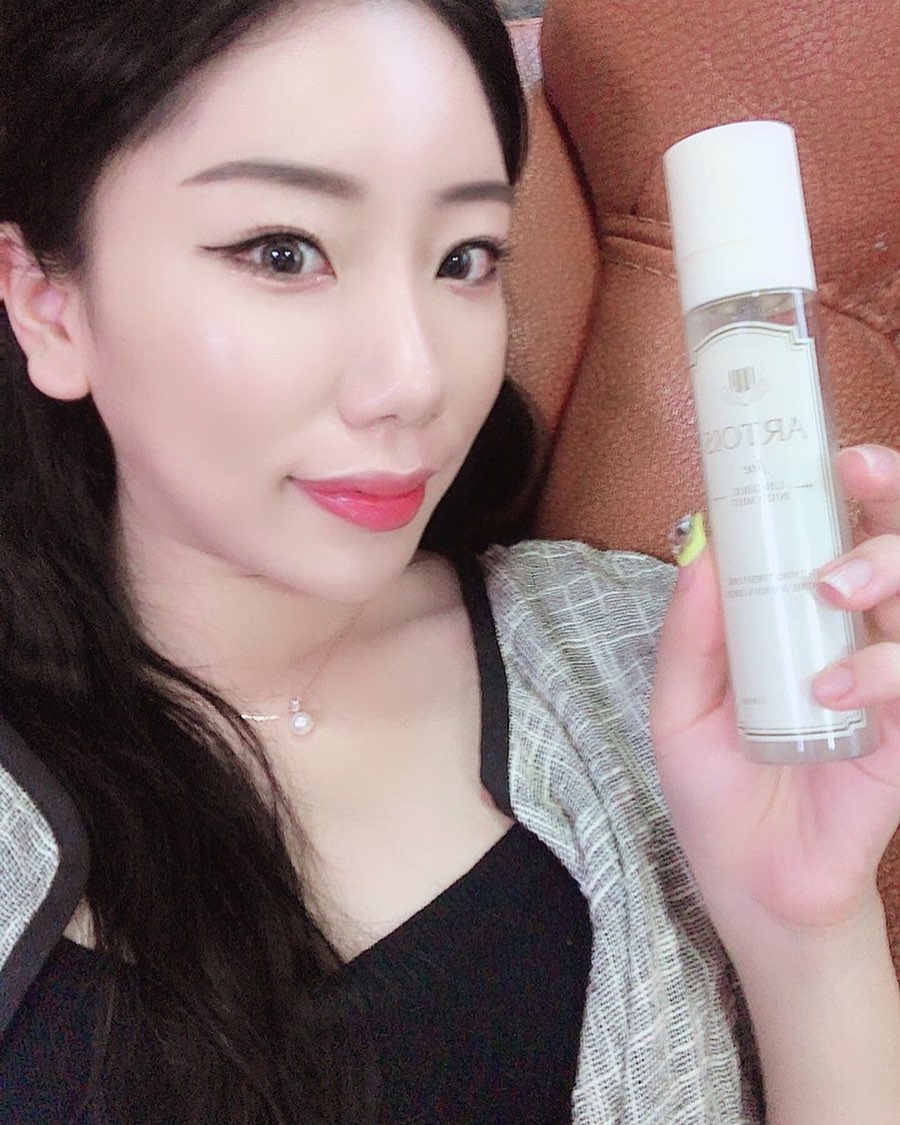 양블리   .....🐌     🌵 on Instagram: “산속냄새 🌵킁킁 냄새 조아
#아루투아바디미스트 #천사연구소 #입는향수 #란제리바디미스트”
