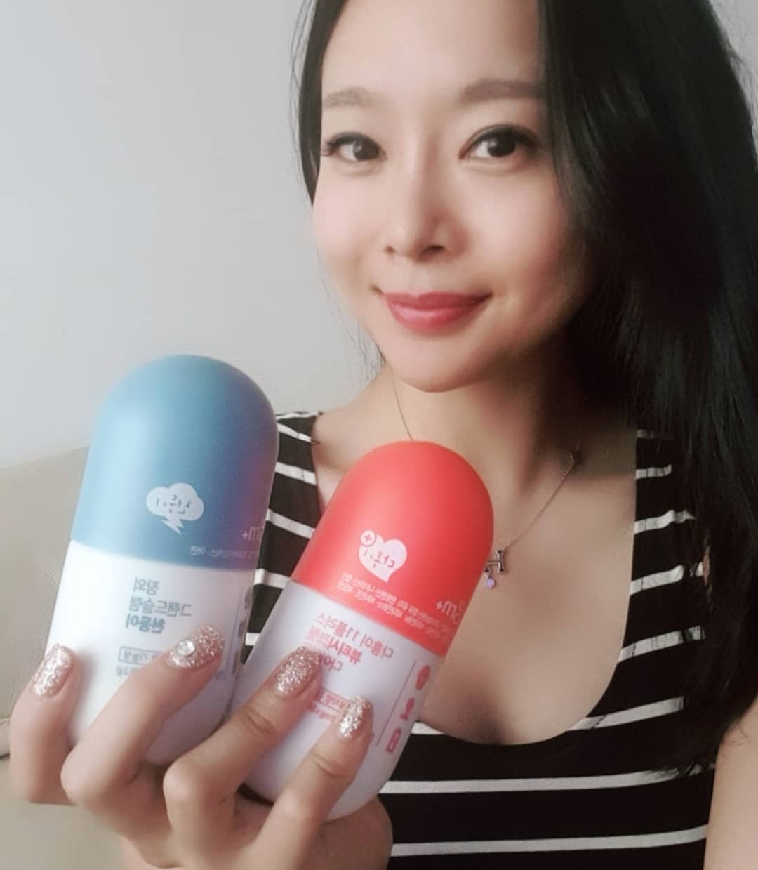 쇼니마미😊 on Instagram: “#grn . 지난시즌 급격한 다이어트를 하면서 호르몬불균형으로 인해 예민해지고 내가아닌 다른 자아까지 나올지경이었는데, 이번시즌엔 이런 불편함을 해소하고자 감마리놀렌산이 함유된 #다홍이 선택❗ 체지방 감소에 도움되는 공액리놀렌산까지 함유🤩 .…”