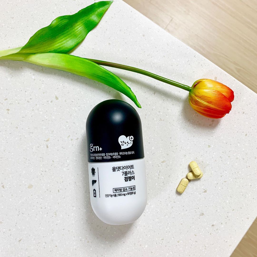 𝙻𝙾𝚅𝙴 𝙼𝚈 𝙻𝙸𝙵𝙴ஐ on Instagram: “이렇게 무더운 여름휴가 잠도 줄이고 빡시게 주노랑 놀아주려면 피로타파를 해야하는 오빠에게 검정이를 선물했어요➰ 대식가인 우리부부의 체지방을 물리치고 하루 세 알로 꼭꼭 섭취해야하는  비타민B군, 밀크씨슬, 판토텐산, 나이아신이  다 함유되어 있어서…”