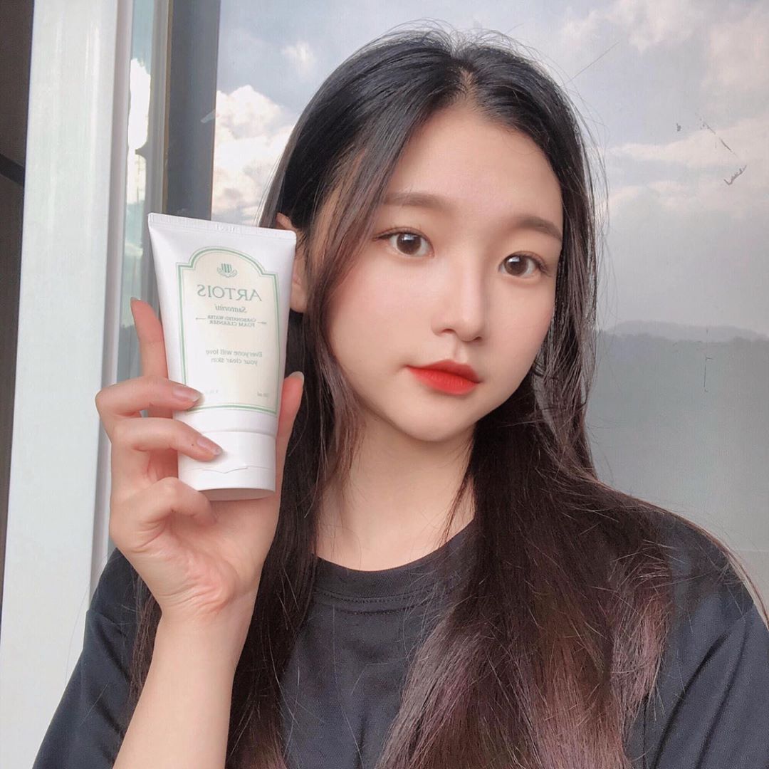 김영은🎀 on Instagram: “✨아르투아 산토리니 폼클렌저✨ 싱그러운 청귤향의 저자극 딥클렌저!! ✔️깔끔한 세정력 ✔️저자극 딥클렌징 ✔️은은한 명품향  #천사연구소 #아르투아 #아르투아폼클렌저 #폼클렌저 #클렌징폼 #클렌징폼추 천 #폼클렌징 #산토리니폼클렌저 #artois…”