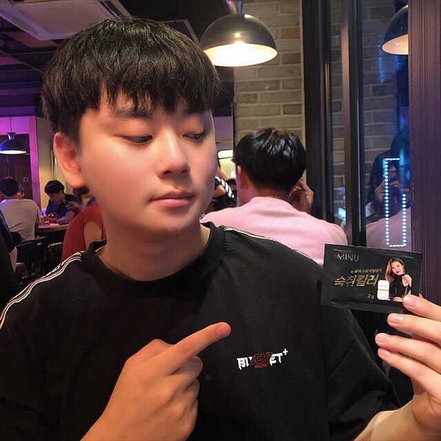 Ｊａｙｂｅｅ on Instagram: “미누 숙취해소의 비밀병기 숙취킬러 후기 ❗️ . 오늘도 술먹자고 불러낸 친구 😅 평소 알쓰로 유명한 나에게 조금의 알콜도 치사량 😂 게다가 숙취란 넘나 힘든 것...그래서 나같은 알쓰는 숙취해소제가 필수 ❗️어떤 숙취해소제가 나에게 좋을지 이것저것…”