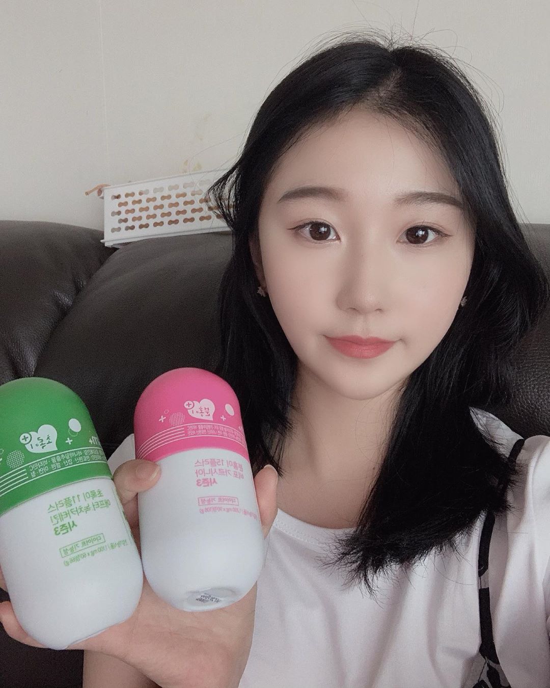 SENG(셍둥이,21) on Instagram: “grn초록이분홍이 초록이분홍이시즌3 grn분홍이는 하루에3번 grn초록이는 하루에 2번! 아침에도 약을 먹어야해서 일찍 일어나서 밥먹고 약먹고 ❕아침운동 30분❕ 점심엔 먹고싶은거 먹고 약먹고 저녁엔 평소 먹던 것 보다 조금 먹고 약먹고 ❕줄넘기…”