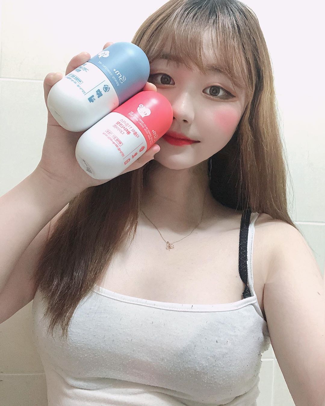 정수진 on Instagram: “GRN과 함께합니다 [사진필독⚠️] 넘나리 유명한 GRN 💊 먼저 다홍이는 체지방 감소에 도움이 되는 다이어트 제품 입니다!!이 제품은 크기가 조그마해 알약을 꺼리시는 분들도 편히 넘길수 있는 정도예요 ! 과체중의 성인 분들에 체지방 감소를 돕는…”